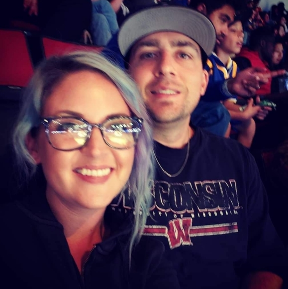 Meet your Posher! - Picture 5 of 5